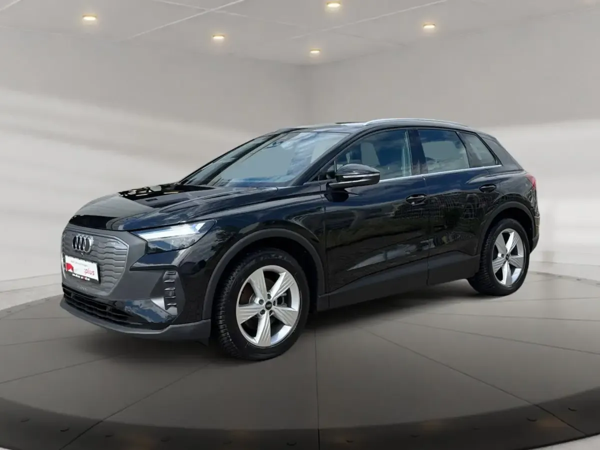 Gebraucht Audi Q4 e-tron Comfort 125 kW (170 PS) 2023 Mythosschwarz metallic SUV