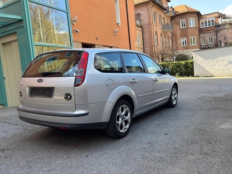 Gebraucht Ford Focus 101 PS (74 kW) 2007 Grau Kombi