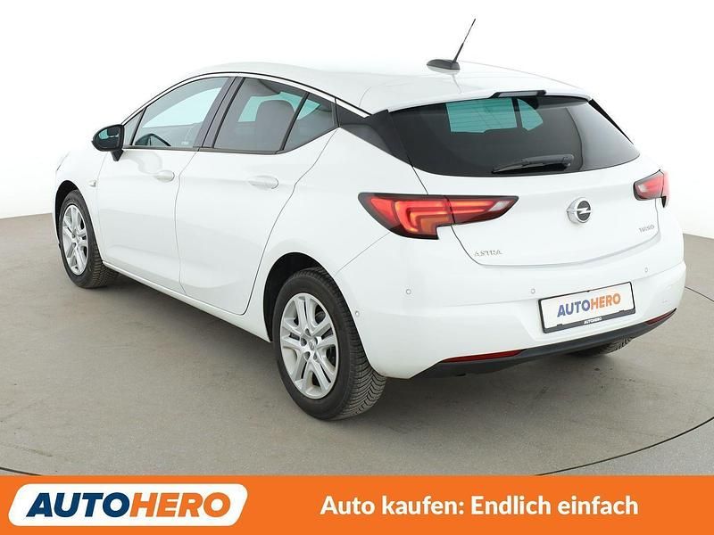 Second-hand Opel Astra Dynamic 125 CP (91 kW) 2016 Alb Berlinǎ