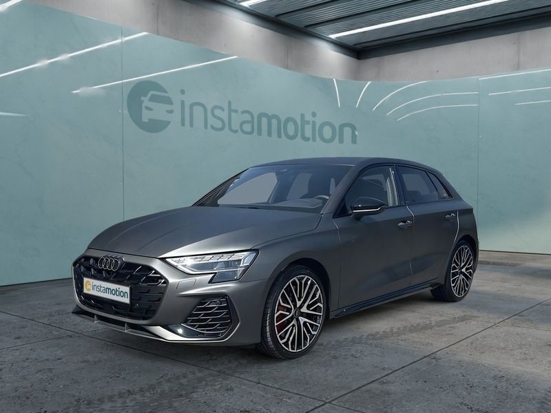 Grau Gebraucht 2024 Audi S3 Ambiente Limousine | 71.550 € - Bild 1/4
