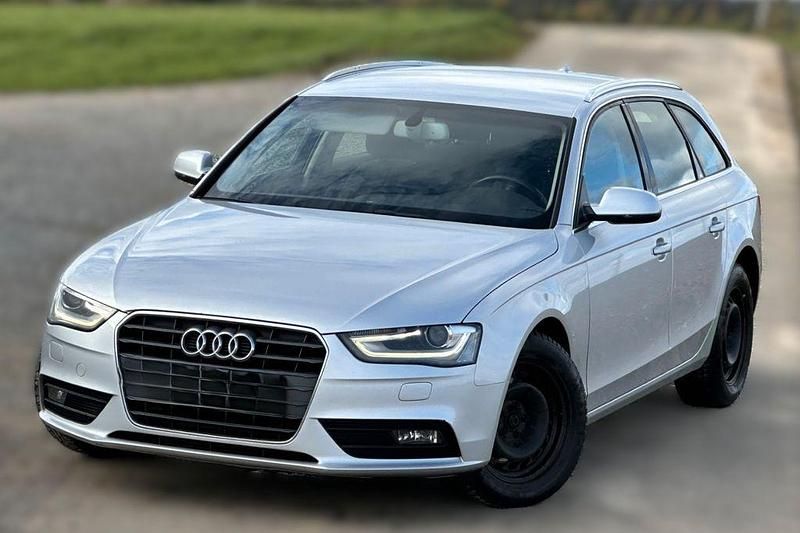 Eissilber Gebraucht 2012 Audi A4 Ambiente Kombi | 8.600 € (Guter Preis) - Bild 1/4