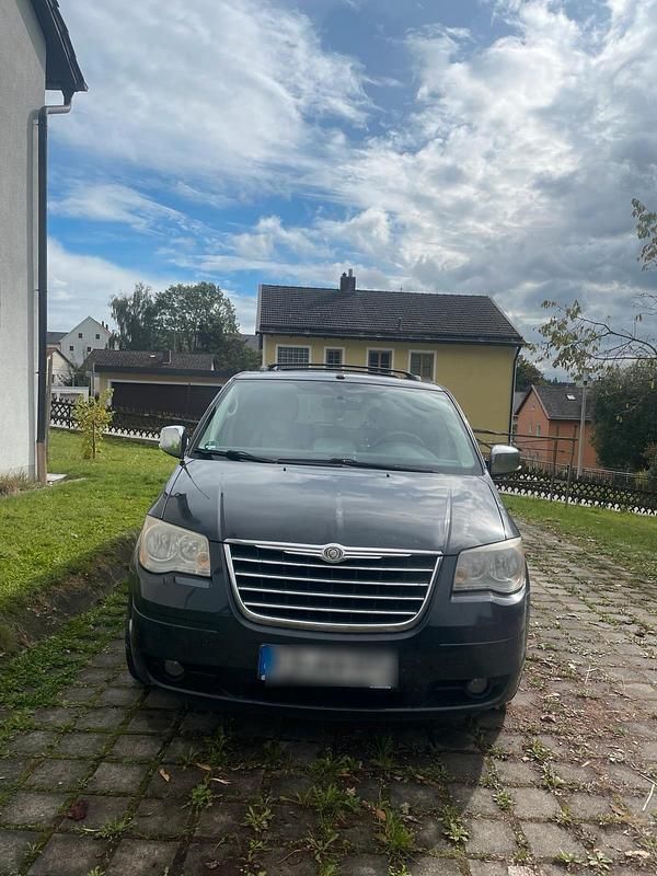 Schwarz Gebraucht 2010 Chrysler Grand Voyager Van / Kleinbus | 4.400 € (Teuer) - Bild 1/4