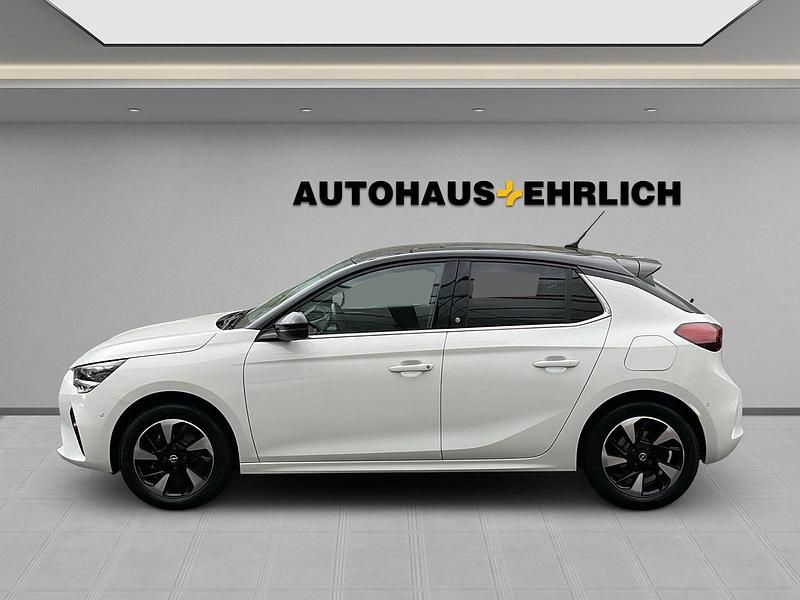 Weiß Gebraucht 2021 Opel Corsa-e Elegance Kleinwagen | 16.490 € (Etwas zu teuer) - Bild 1/4