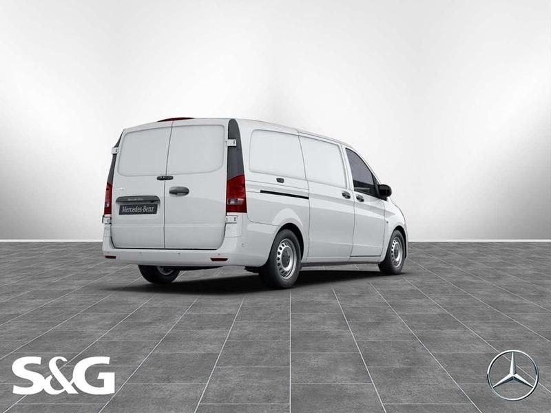 Gebraucht Mercedes Vito 136 PS (100 kW) 2022 Arktikweiß Van