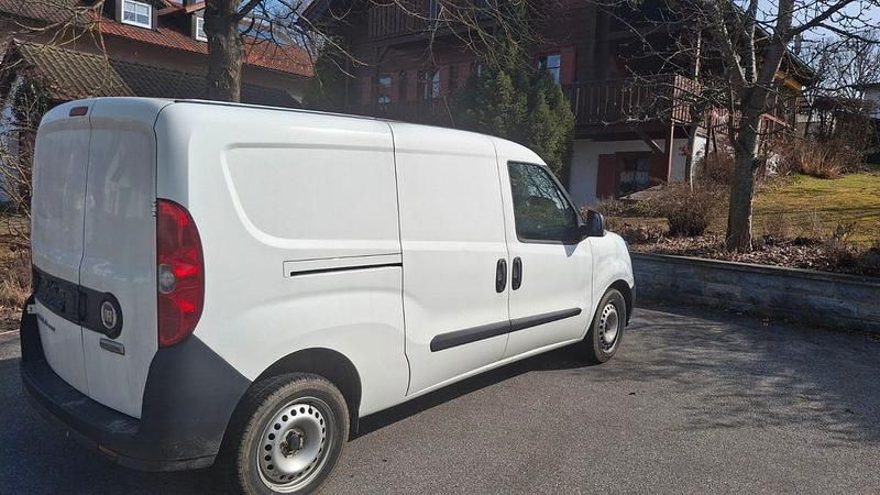 Gebraucht Fiat Doblò 105 PS (77 kW) 2021 Weiß Van / Kleinbus