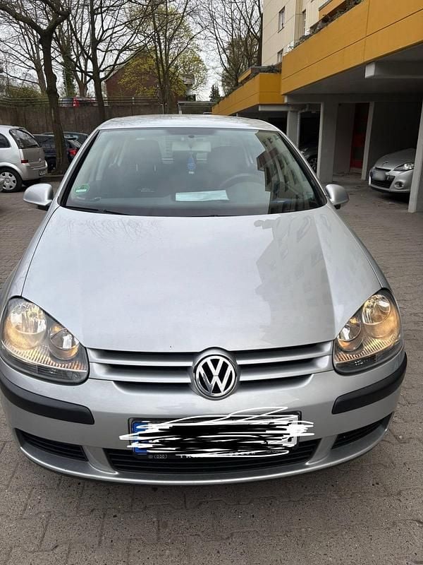 Usata VW Golf V 75 CV (55 kW) 2004 Grigio Utilitaria