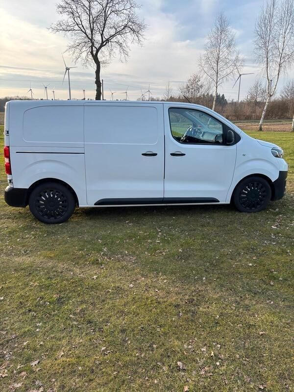 Weiß Gebraucht 2017 Toyota Proace Van | 9.800 € - Bild 1/4