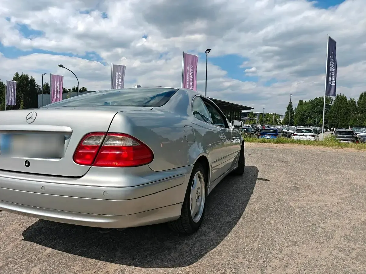 Gebraucht Mercedes CLK320 218 PS (160 kW) 2001 Silber Coupé
