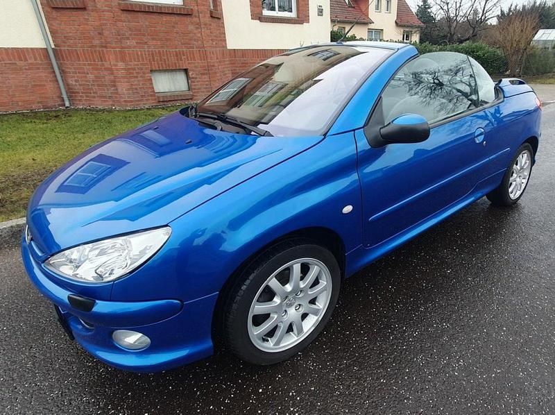 Gebraucht Peugeot 206 CC Platinum 109 PS (80 kW) 2004 Blau Cabrio