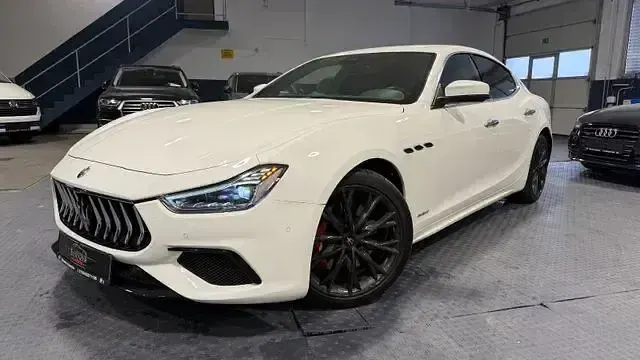 Gebraucht Maserati Ghibli 350 PS (257 kW) 2018 Weiß Limousine