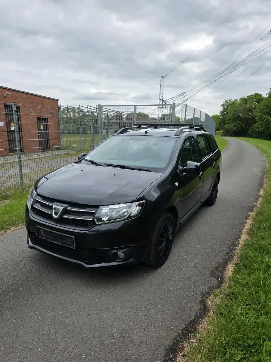 Gebraucht Dacia Logan 90 PS (66 kW) 2016 Schwarz Kombi