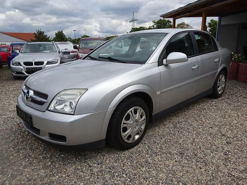 Grau Gebraucht 2004 Opel Vectra Limousine | 750 € (Superpreis) - Bild 1/4