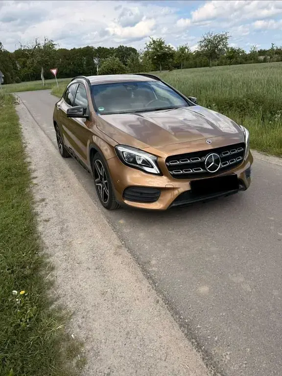 Gebraucht Mercedes GLA220 184 PS (135 kW) 2017 Braun SUV