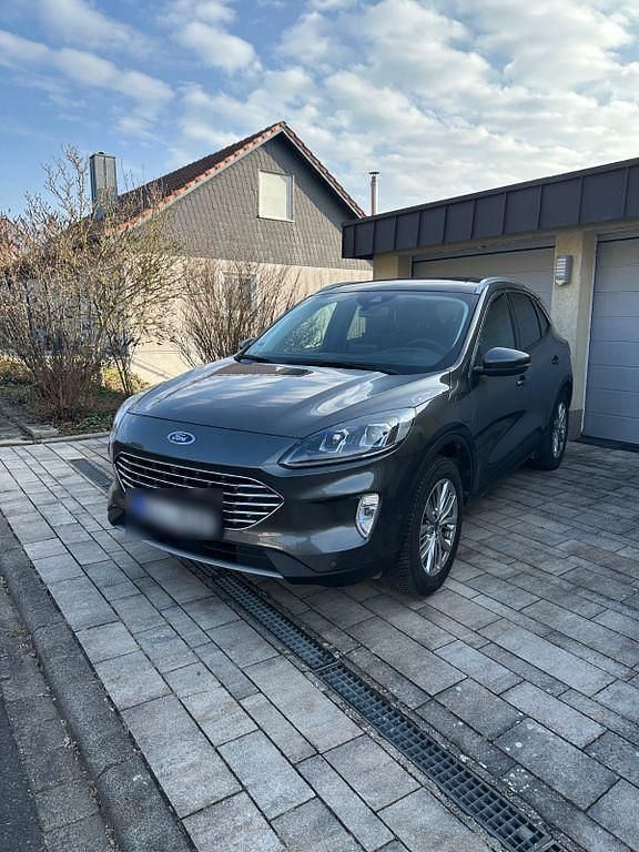Grau Gebraucht 2022 Ford Kuga Titanium SUV | 22.999 € (Fairer Preis) - Bild 1/4