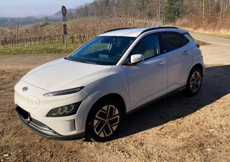 Weiß Gebraucht 2021 Hyundai Kona SUV | 14.600 € (Guter Preis) - Bild 1/4