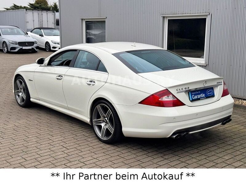 Weiß Gebraucht 2008 Mercedes CLS63 AMG AMG Limousine | 18.980 € (Superpreis) - Bild 1/4