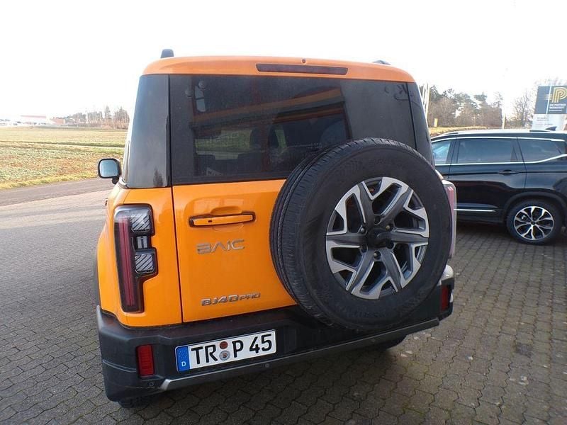 Gebraucht Baic BJ40 234 PS (172 kW) 2025 Orange SUV