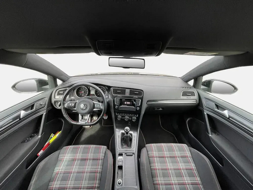 Gebraucht VW Golf VII GTI 220 PS (161 kW) 2015 Schwarz / deep black perleffekt Limousine