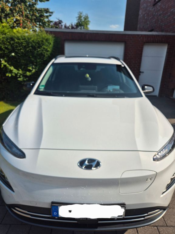 Weiß Gebraucht 2021 Hyundai Kona Prime SUV | 19.190 € (Superpreis) - Bild 1/4