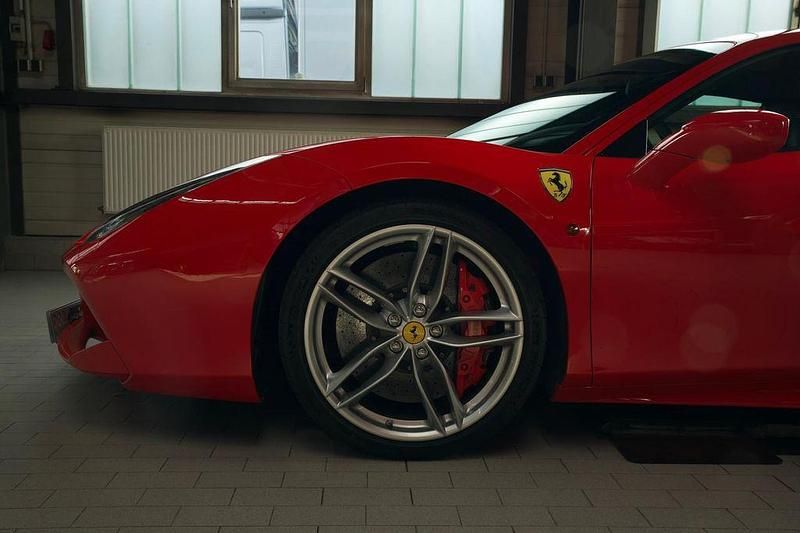 Gebraucht Ferrari 488 670 PS (492 kW) 2016 Rot