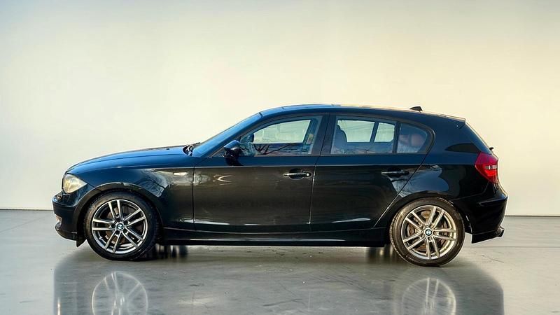 Gebraucht BMW 123 Advantage 204 PS (150 kW) 2011 Black sapphire metallic Kleinwagen