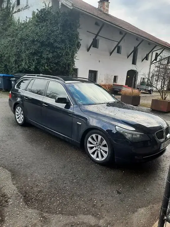 Gebraucht BMW 525 197 PS (144 kW) 2007 Blau Kombi