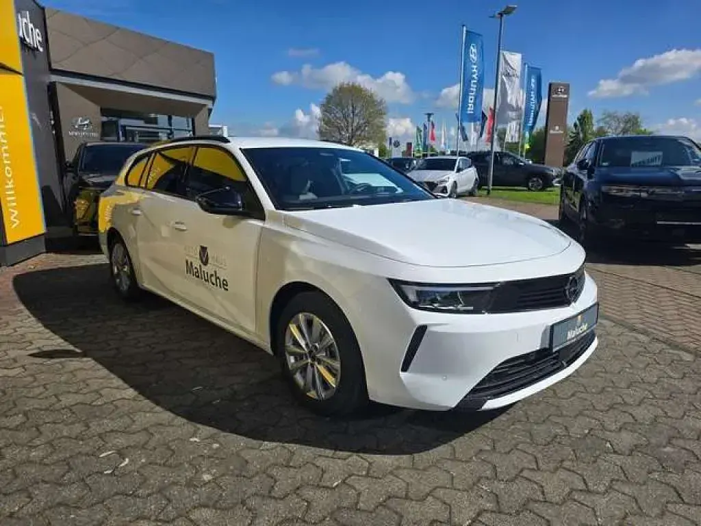 Gebraucht Opel Astra Edition 136 PS (100 kW) 2025 Arktis weiß (uni) Kleinwagen