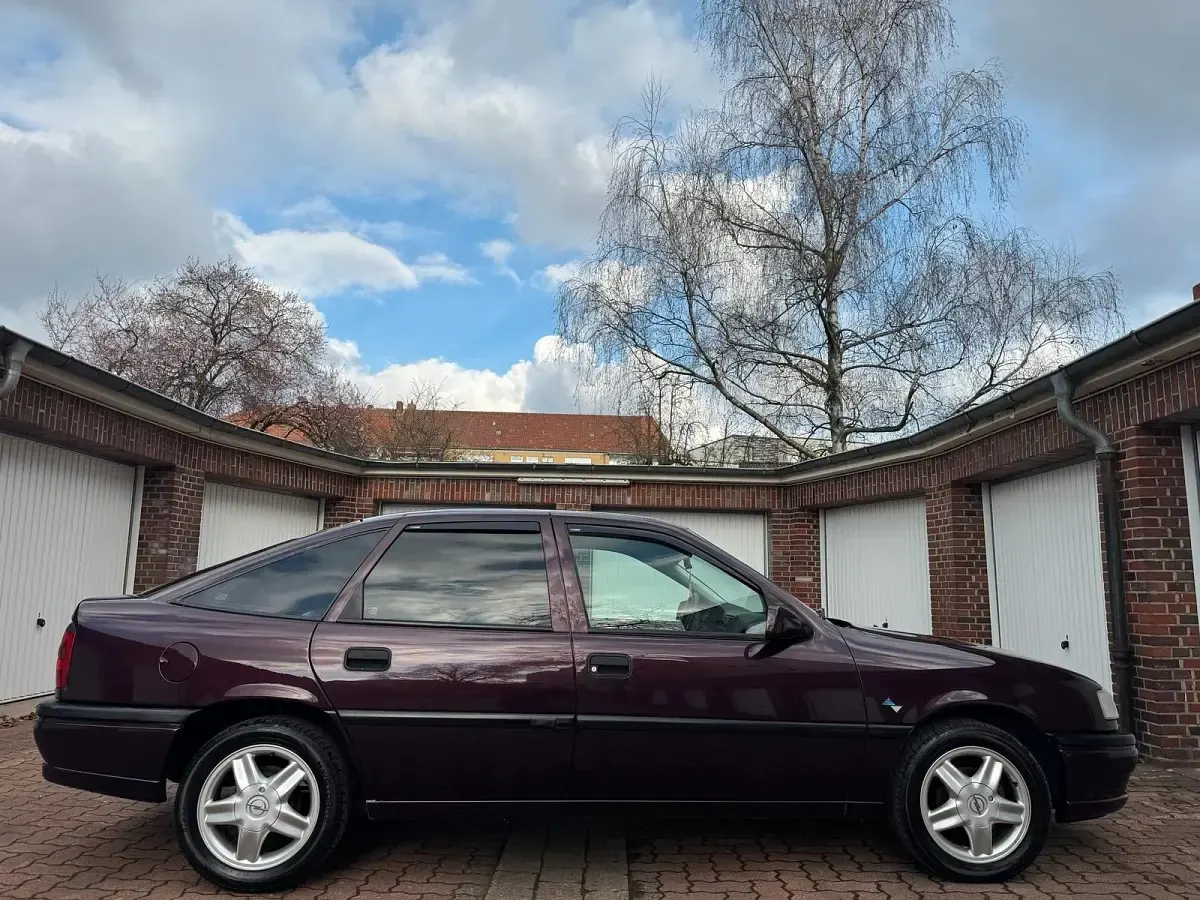 Gebraucht Opel Vectra Selection 71 PS (52 kW) 1995 Violet Limousine
