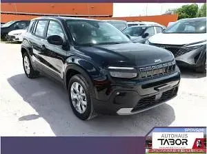 Neu Jeep Avenger Altitude 101 PS (74 kW) 2025 Schwarz (volcano black) SUV