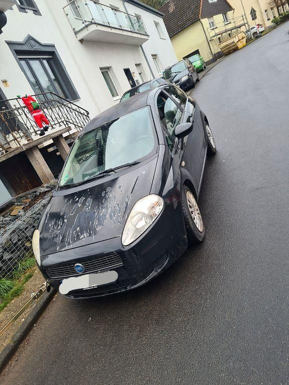 Schwarz Gebraucht 2006 Fiat Punto Active Limousine | 1.900 € (Fairer Preis) - Bild 1/4