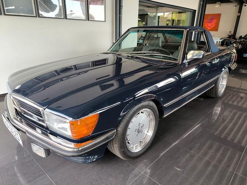 Blau Gebraucht 1987 Mercedes 560 Cabrio | 49.995 € - Bild 1/4