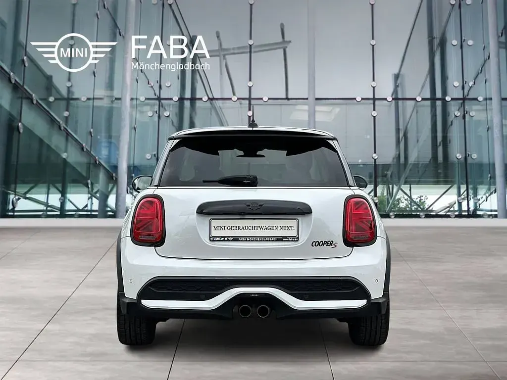 Gebraucht Mini Cooper S Hatch 178 PS (130 kW) 2023 Weiß Kleinwagen