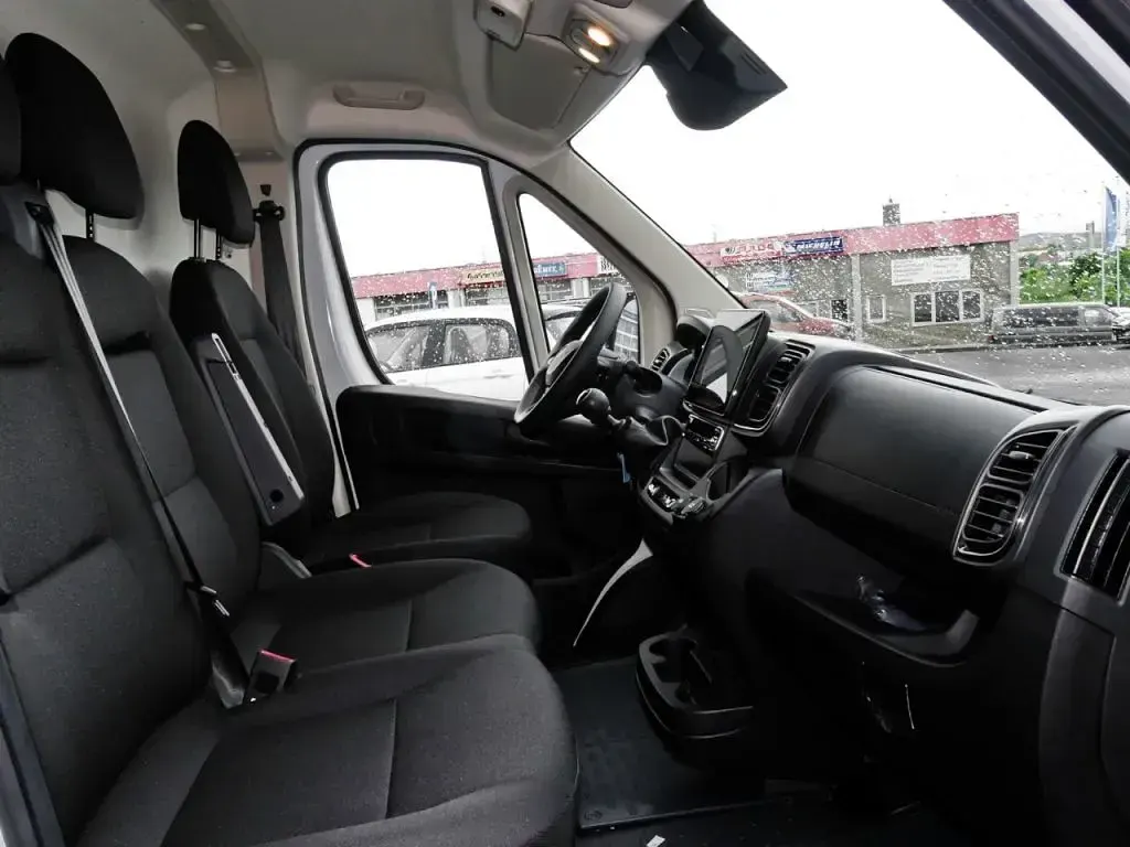 Gebraucht Peugeot Boxer 140 PS (102 kW) 2025 Kaolin weiß Van