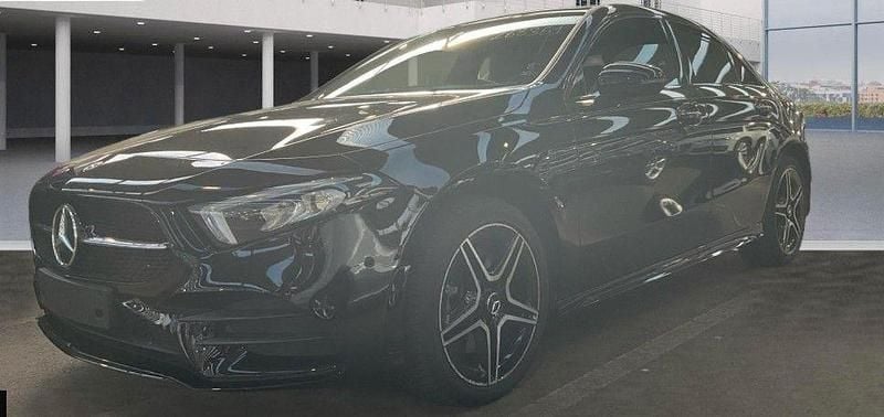 Schwarz Gebraucht 2020 Mercedes A250 AMG line Limousine | 24.750 € (Fairer Preis) - Bild 1/4