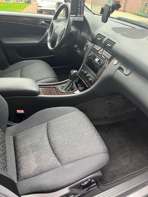 Gebraucht Mercedes C180 Elegance 143 PS (105 kW) 2004 Grau Limousine