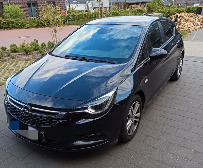 Blau Gebraucht 2018 Opel Astra Eco Limousine | 10.900 € (Fairer Preis) - Bild 1/4
