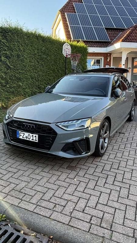 Grau Gebraucht 2021 Audi A4 S-Line Kombi | 24.950 € (Fairer Preis) - Bild 1/4