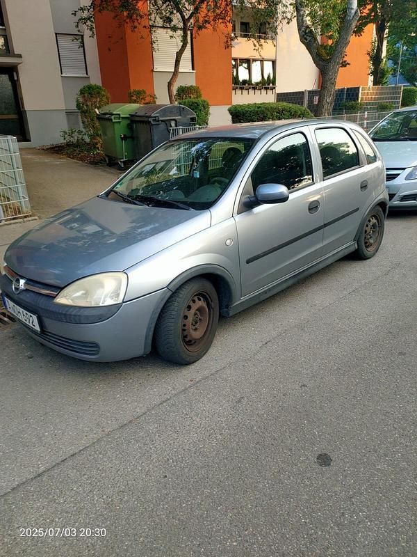 Grau Gebraucht 2002 Opel Corsa Kleinwagen | 200 € (Superpreis) - Bild 1/4