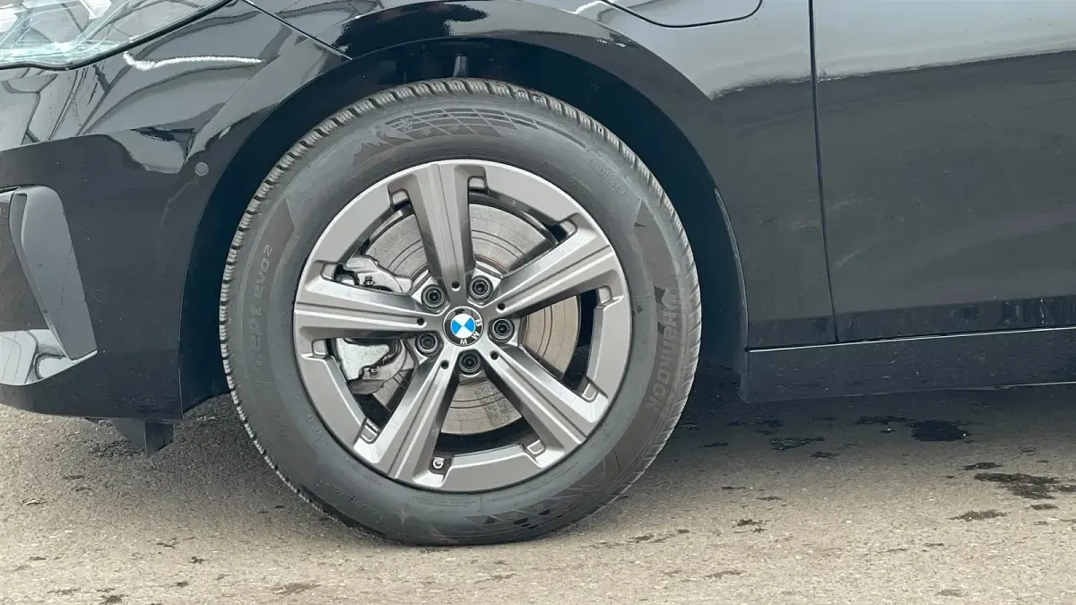 Gebraucht BMW 230e Active Tourer Efficient Dynamics 326 PS (239 kW) 2025 Schwarz uni Van / Kleinbus