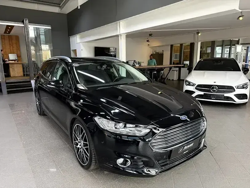 Gebraucht Ford Mondeo Titanium 180 PS (132 kW) 2016 Schwarz Kombi