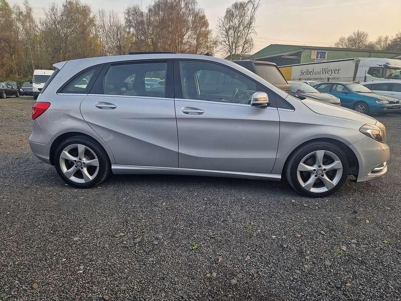 Gebraucht Mercedes B200 156 PS (114 kW) 2013 Polarsilber  metalliclack Van / Kleinbus