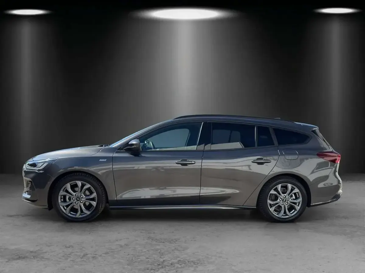 Gebraucht Ford Focus ST-Line X 155 PS (114 kW) 2024 Grau Limousine