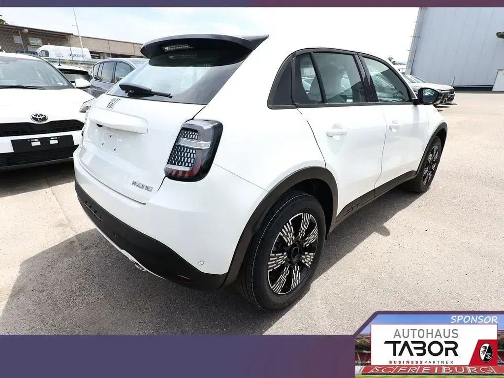 Neu Fiat 600 Icon 145 PS (106 kW) 2026 Weiß SUV