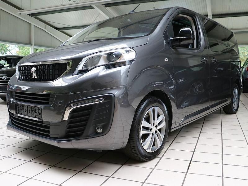 Grau Gebraucht 2022 Peugeot Traveller Allure Van / Kleinbus | 34.500 € (Fairer Preis) - Bild 1/4