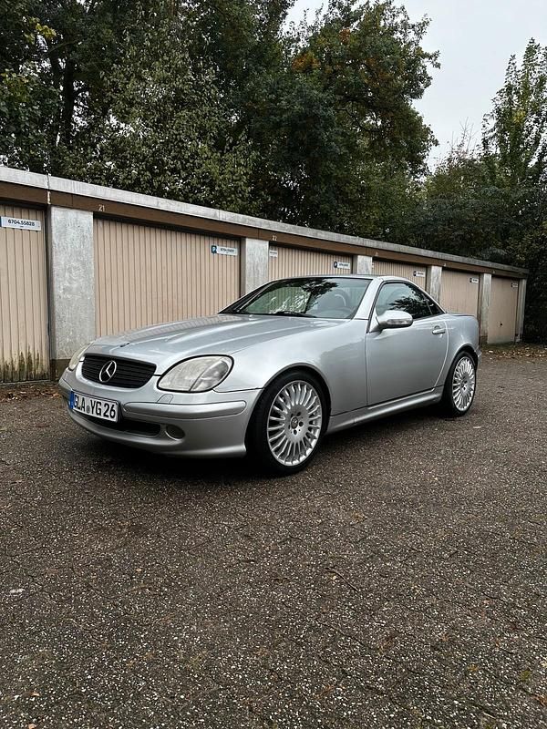 Silber Gebraucht 2000 Mercedes SLK230 Cabrio | 4.500 € (Etwas zu teuer) - Bild 1/4
