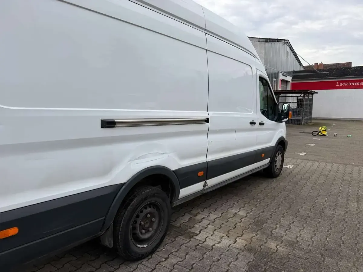 Gebraucht Ford Transit Trend 170 PS (125 kW) 2019 Frostweiß Kleinwagen