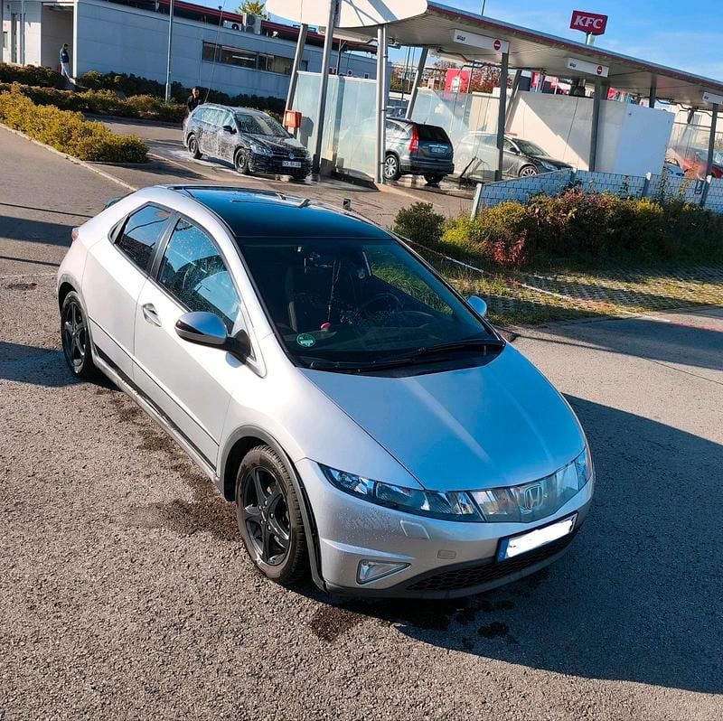 Silber Gebraucht 2007 Honda Civic Kleinwagen | 3.200 € (Etwas zu teuer) - Bild 1/4