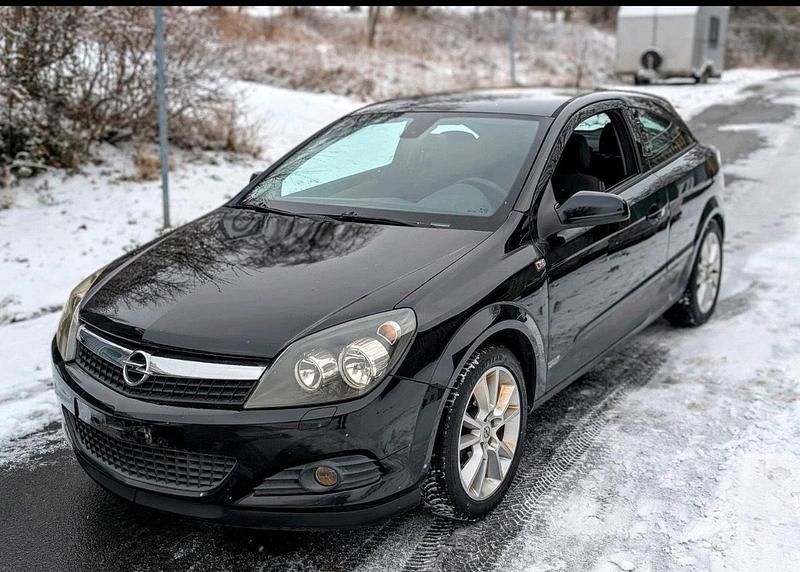 Gebraucht Opel Astra GTC 105 PS (77 kW) 2007 Schwarz Kleinwagen
