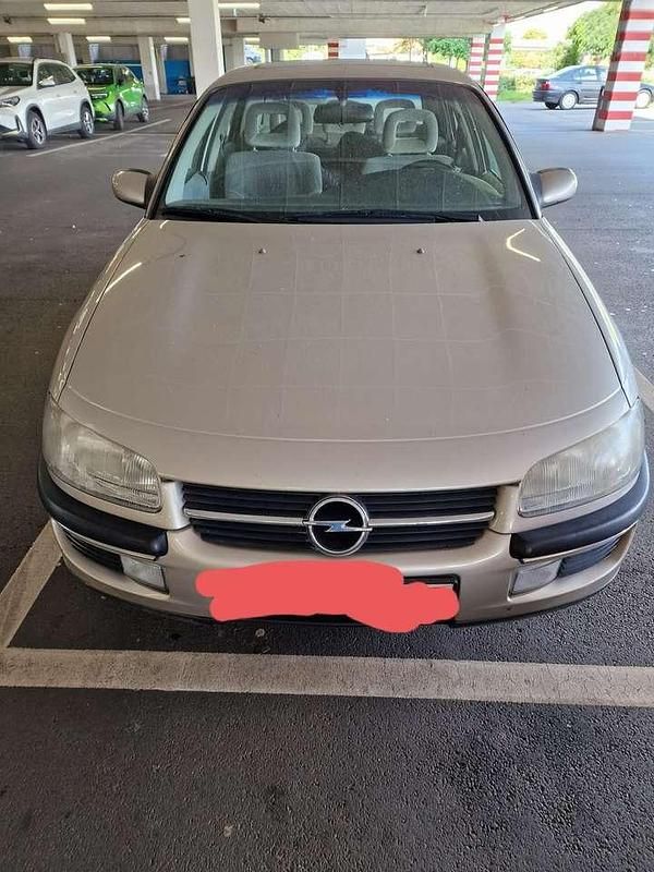 Grau Gebraucht 1996 Opel Omega Limousine | 499 € (Superpreis) - Bild 1/4