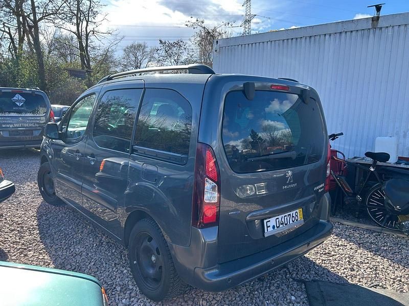 Gebraucht Peugeot TePee Allure 120 PS (88 kW) 2016 Kombi